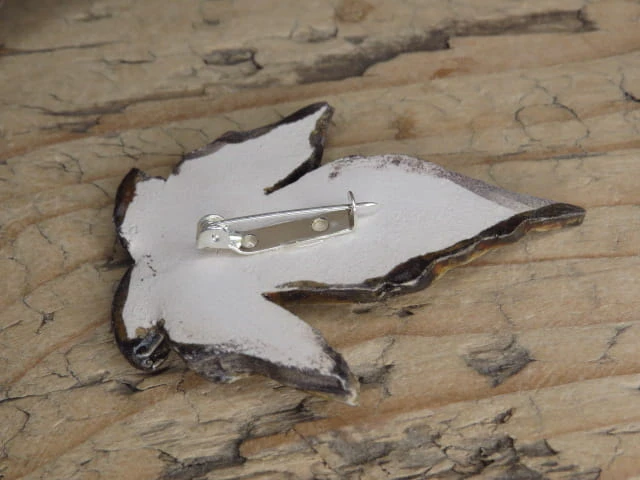 Broszka ceramiczna – liść