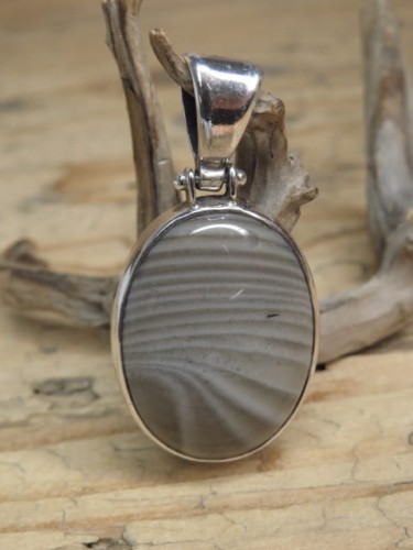 krzemień pasiasty wisior srebrny