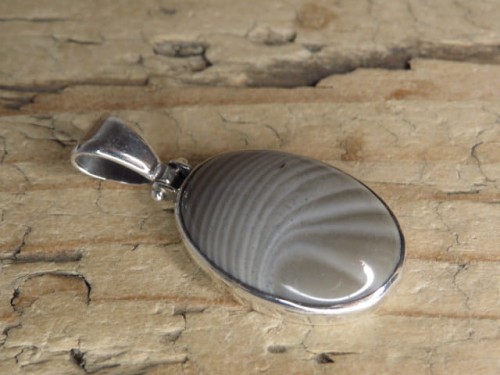 krzemień pasiasty wisior srebrny