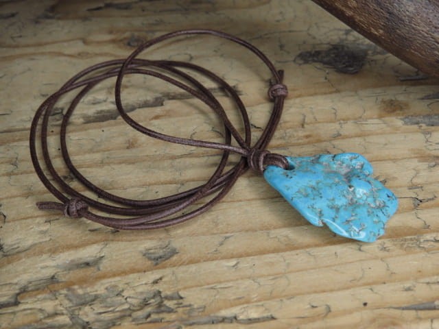 turkus naturalny * ochrona w podróży * amulet na rzemieniu