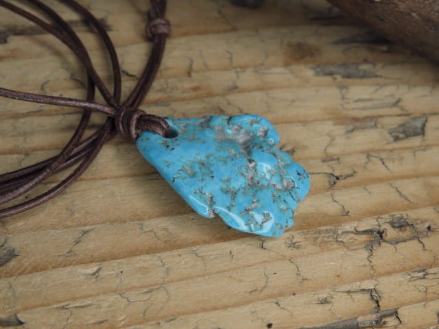 turkus naturalny * ochrona w podróży * amulet na rzemieniu