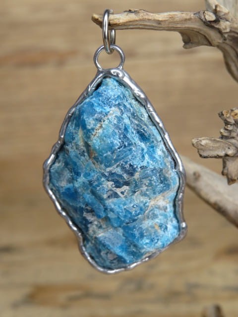 apatyt niebieski wisior