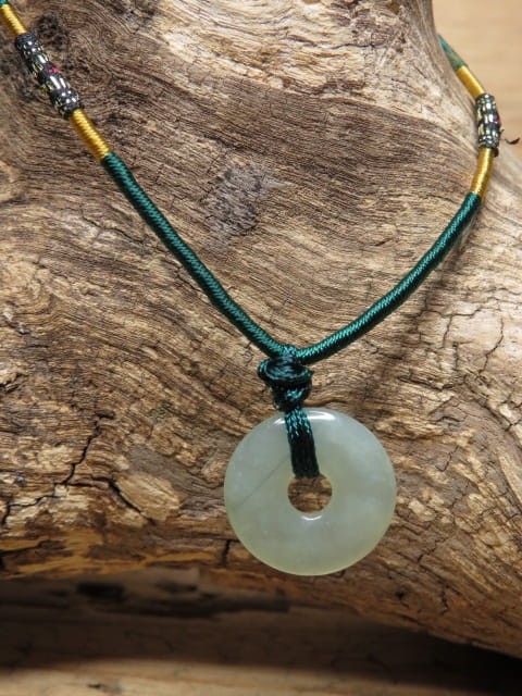 jadeit - amulet ochrona i dobrobyt - naszyjnik etno