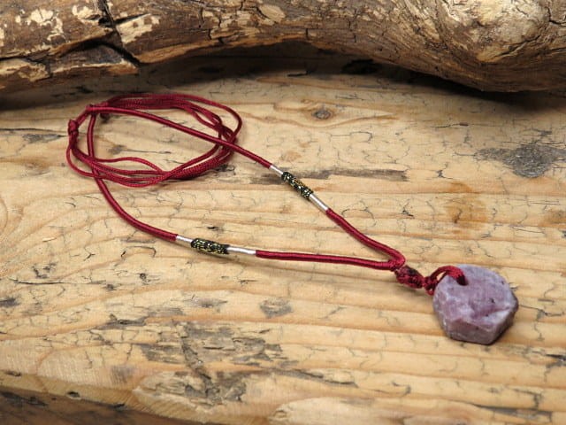 rubin - amulet ochrona i bogactwo - naszyjnik etno