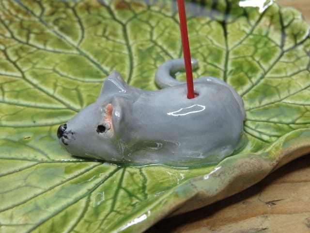 podstawka pod kadzidełko - kadzielniczka z myszką - ceramika ręcznie robiona