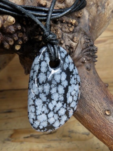 obsydian śnieżny * amulet ochronny na rzemieniu
