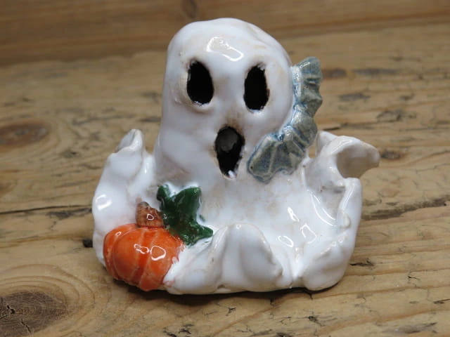 Duszek ceramiczny na Halloween - ceramika ręcznie robiona