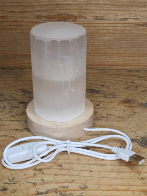 Lampka z kamienia naturalnego – selenit