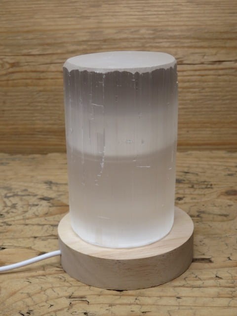 Lampka z kamienia naturalnego – selenit