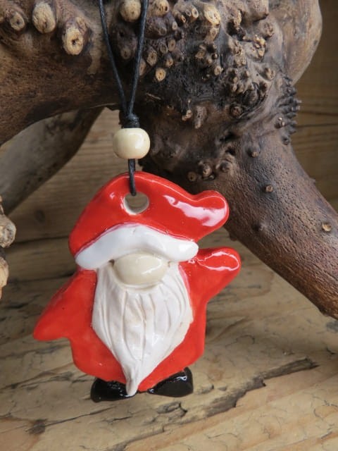 Zawieszka Mikołaj – świąteczna ceramika ręcznie robiona