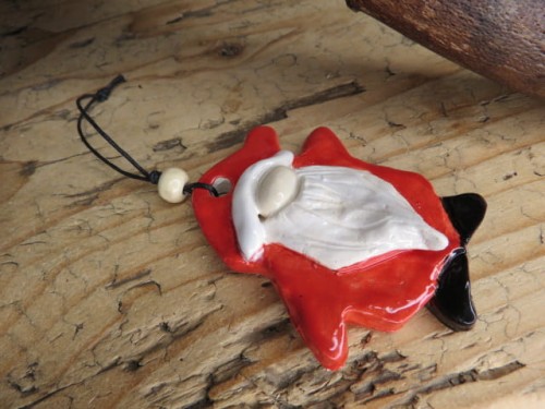 Zawieszka Mikołaj – świąteczna ceramika ręcznie robiona