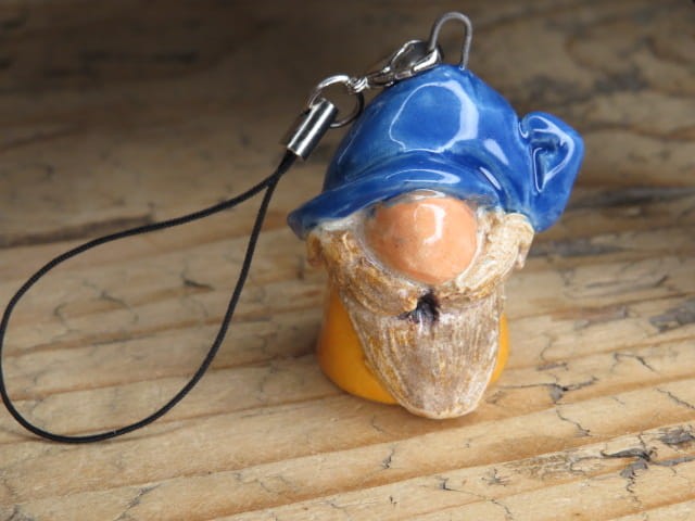 skrzat krasnal ceramiczny - zawieszka na choinkę