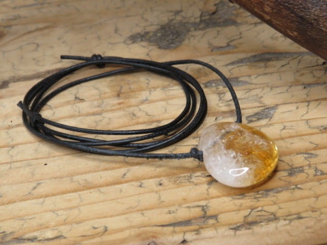 cytryn wisior - talizman dostatku na rzemieniu