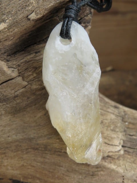 cytryn - kamień bogactwa - talizman na rzemieniu