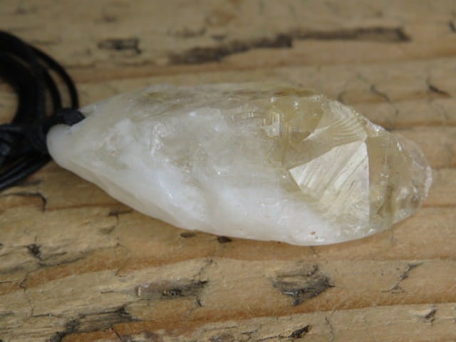 cytryn - kamień bogactwa - talizman na rzemieniu