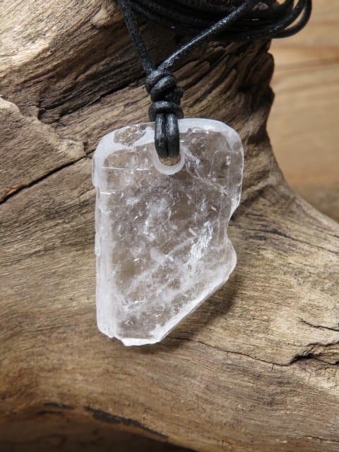 kryształ górski tabliczkowy - amulet ochronny na rzemieniu