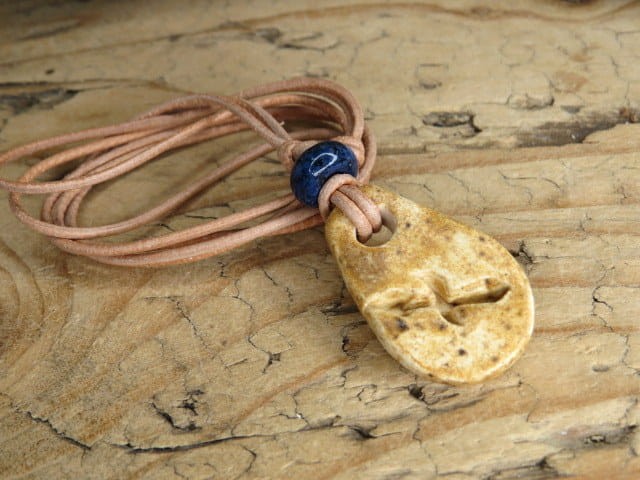 Strzelec - znak zodiaku wisiorek ceramiczny z sodalitem