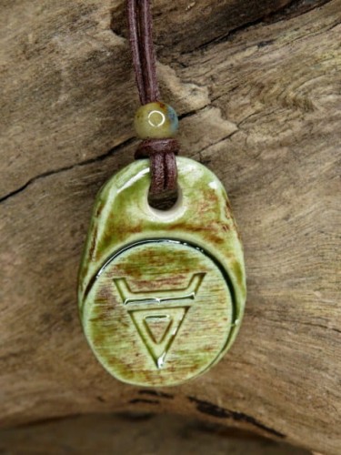 Symbol Welesa - wisior z ceramiki - rękodzieło