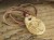 Runa Algiz - wisior z ceramiki - amulet ochronny