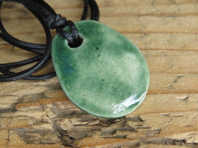 Aegishjalmur -Tarcza Algizowa - wisior z ceramiki - amulet ochronny