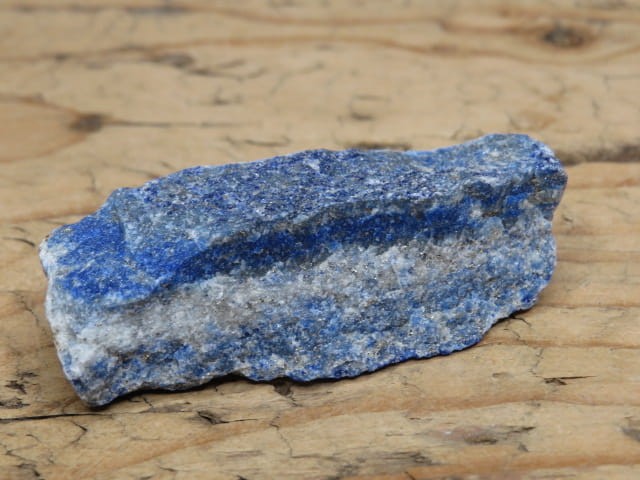 Lapis lazuli hackmannit piryt