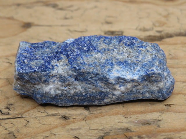 Lapis lazuli hackmannit piryt