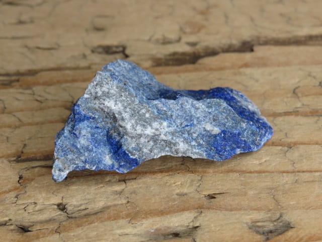 Lapis lazuli hackmannit piryt