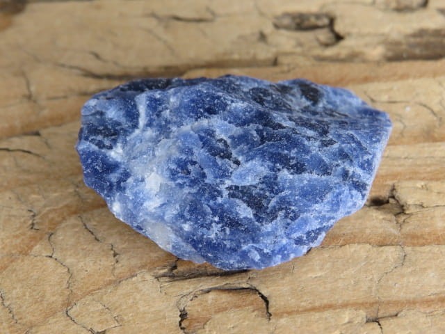 sodalit Boliwia - fluorescencja UV