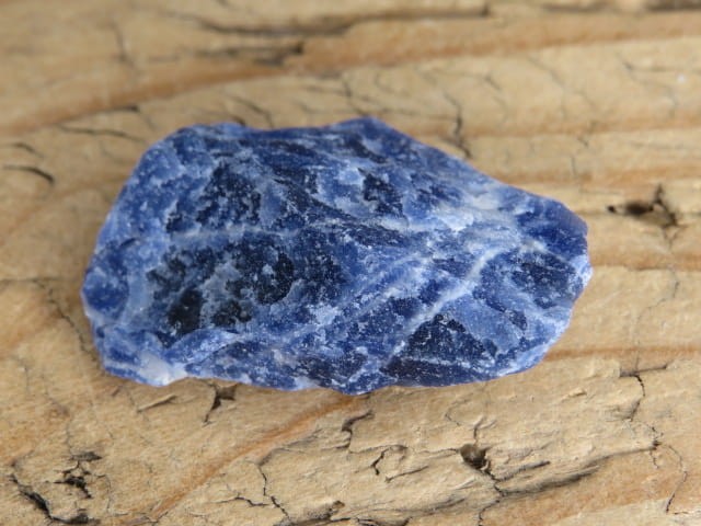 sodalit Boliwia - fluorescencja UV