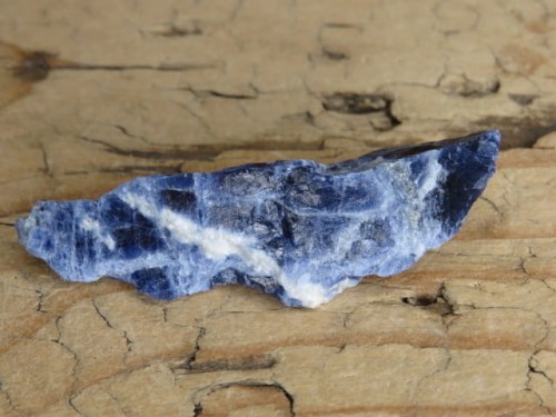 sodalit Boliwia - fluorescencja UV