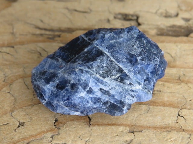 sodalit Boliwia - fluorescencja UV