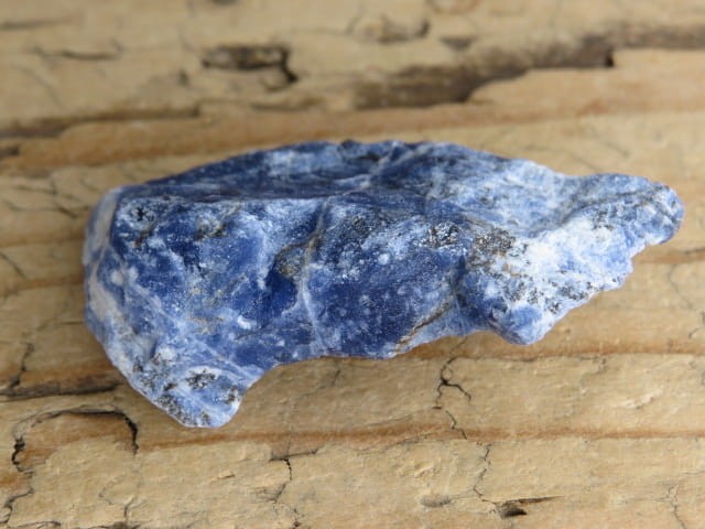 sodalit Boliwia - fluorescencja UV