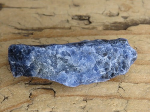 sodalit Boliwia - fluorescencja UV