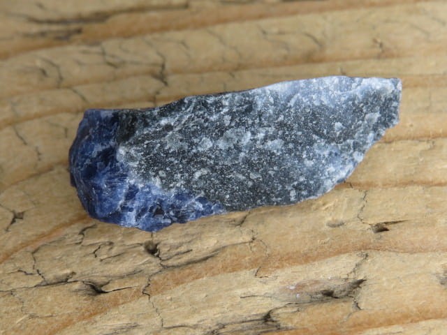 sodalit Boliwia - fluorescencja UV