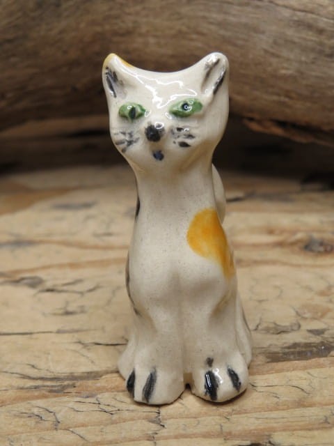 kot trójkolorowy z ceramiki - figurka kota