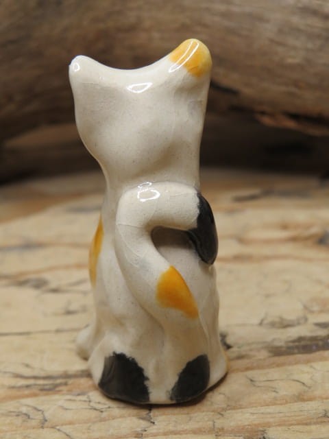 kot trójkolorowy z ceramiki - figurka kota
