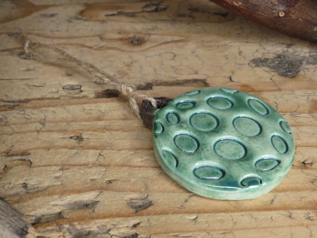 Zielona bombka ceramiczna handmade