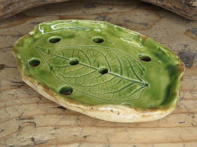 Ręcznie robiona mydelniczka ceramiczna