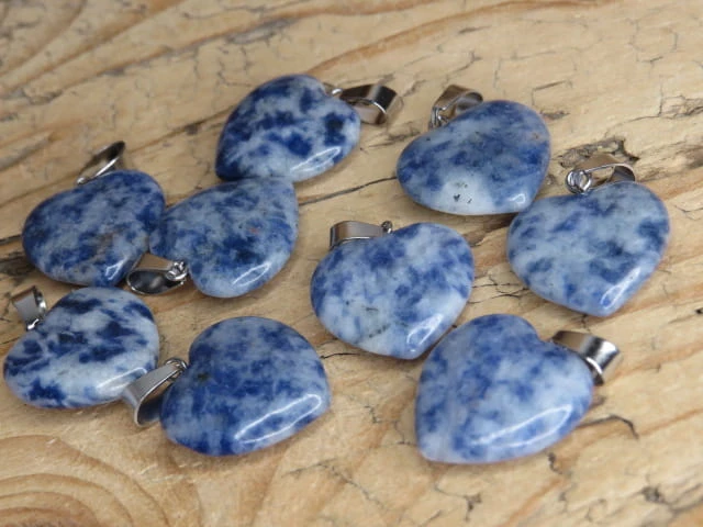 serduszko z sodalitu - wisiorek na Walentynki