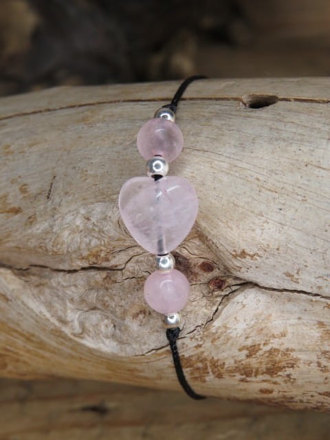 Minimalistyczna bransoletka z sercem z kwarcu różowego