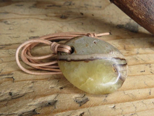 septaria - wisior na rzemieniu