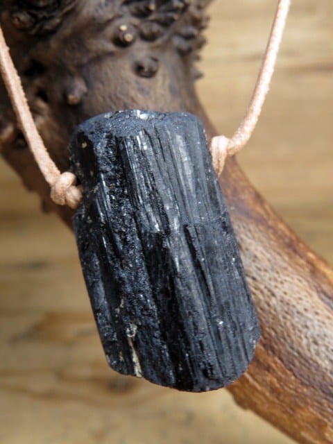 czarny turmalin * amulet ochronny na rzemieniu
