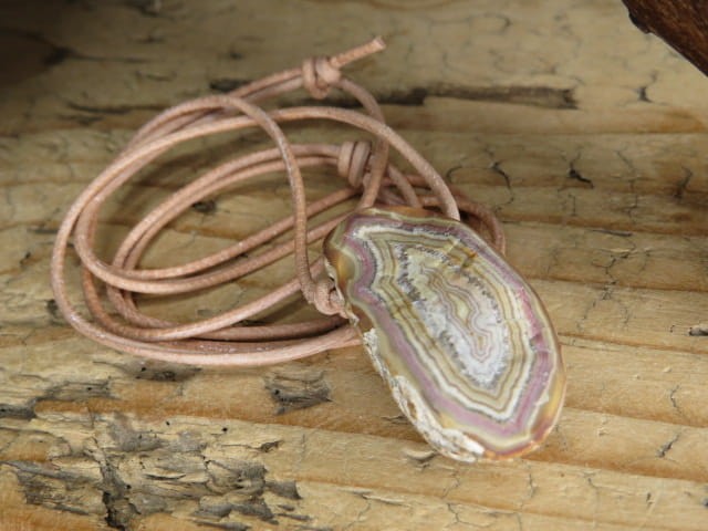 agat amulet ogniska domowego - wisior na rzemieniu