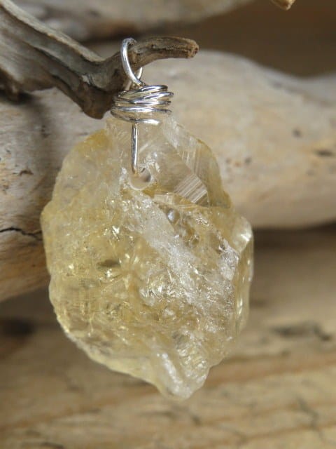cytryn - wisior - amulet z surowego cytrynu – talizman dostatku i harmonii