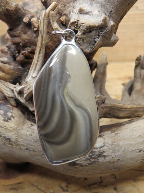 krzemień pasiasty  wisior