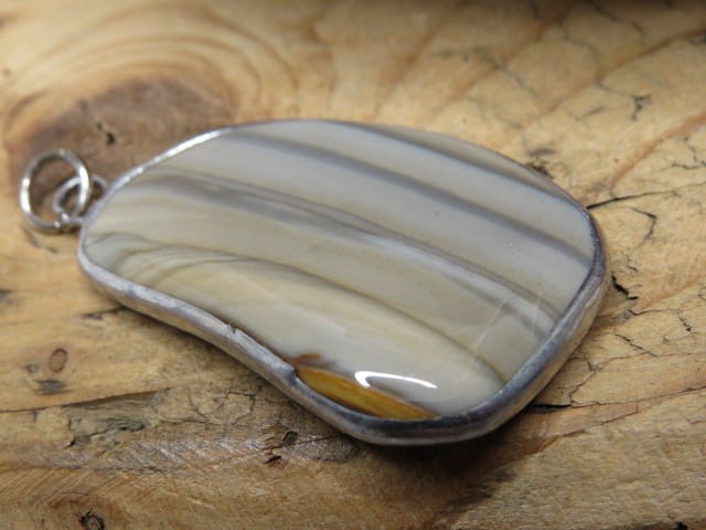 krzemień pasiasty - wisiorek