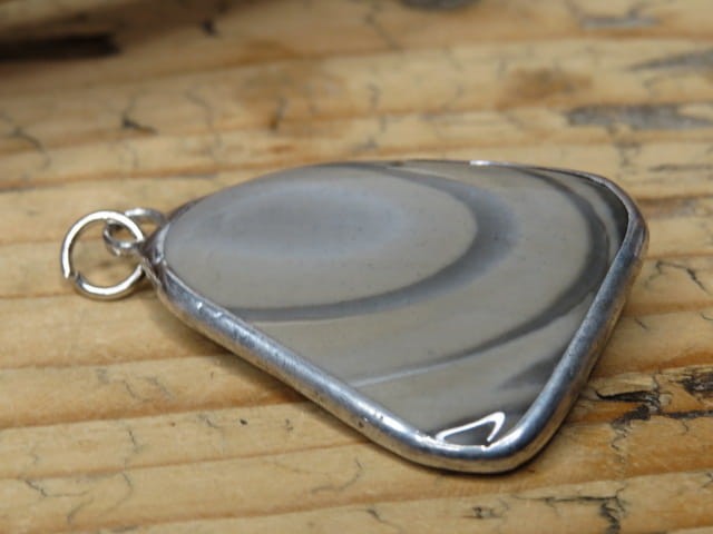 krzemień pasiasty - wisiorek