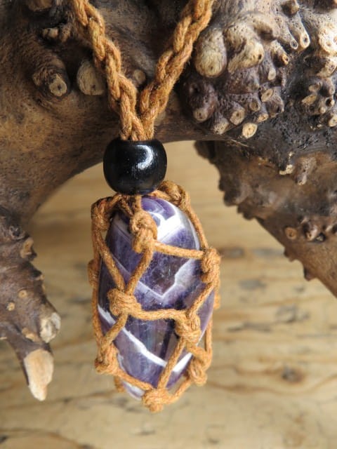 ametyst - naszyjnik z oplecionym kamieniem