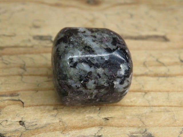 granaty w amfibolicie Indie