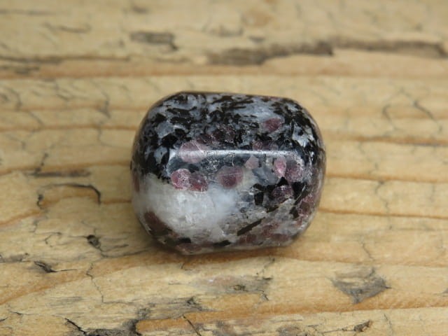 granaty w amfibolicie Indie